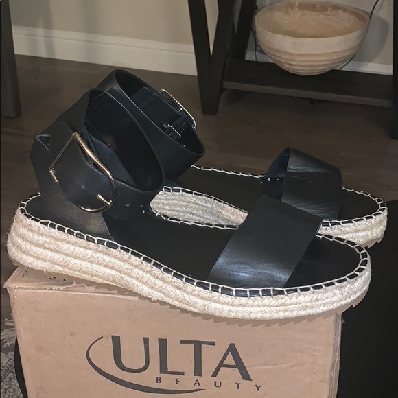 Black Sandals by Zara - Picture 4 of 8